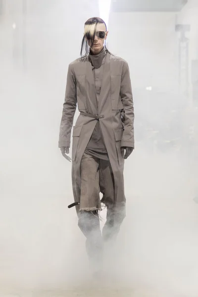 Look 4